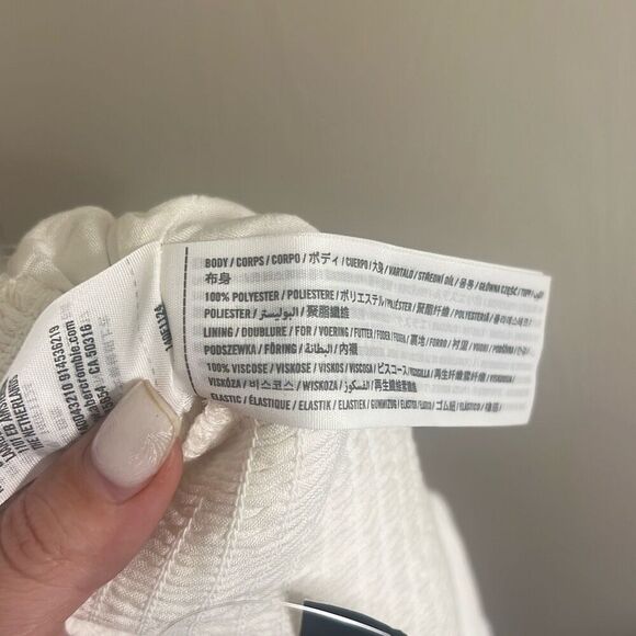 ✨Abercrombie & Fitch White Tie Strap V-Neck Sz Large Cami Top✨ - Picture 13 of 13